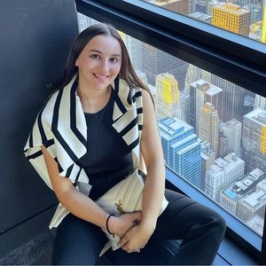 Meet your Posher, Persida